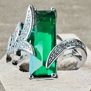 Green Emerald Cut Zircon Stone Silver Ring Size 8